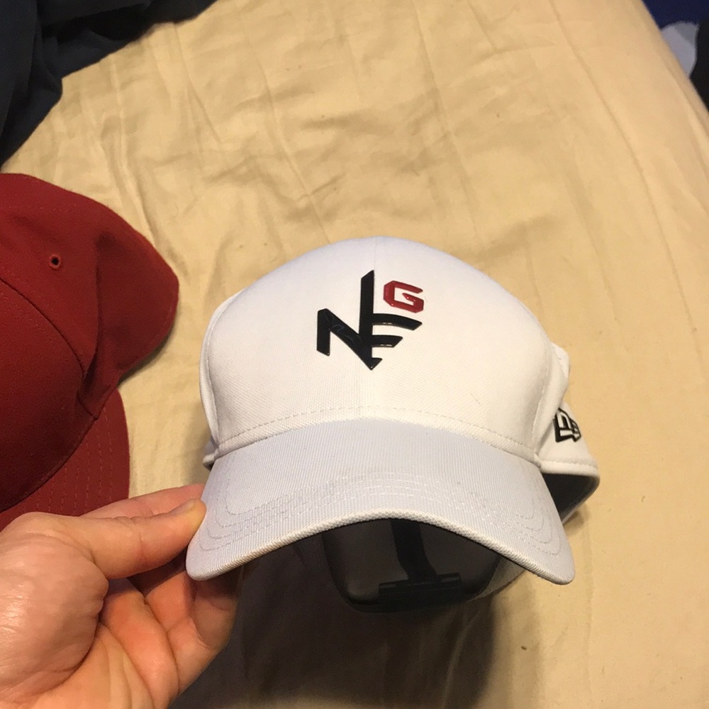 Lightly worn men’s fitted golf hat size L